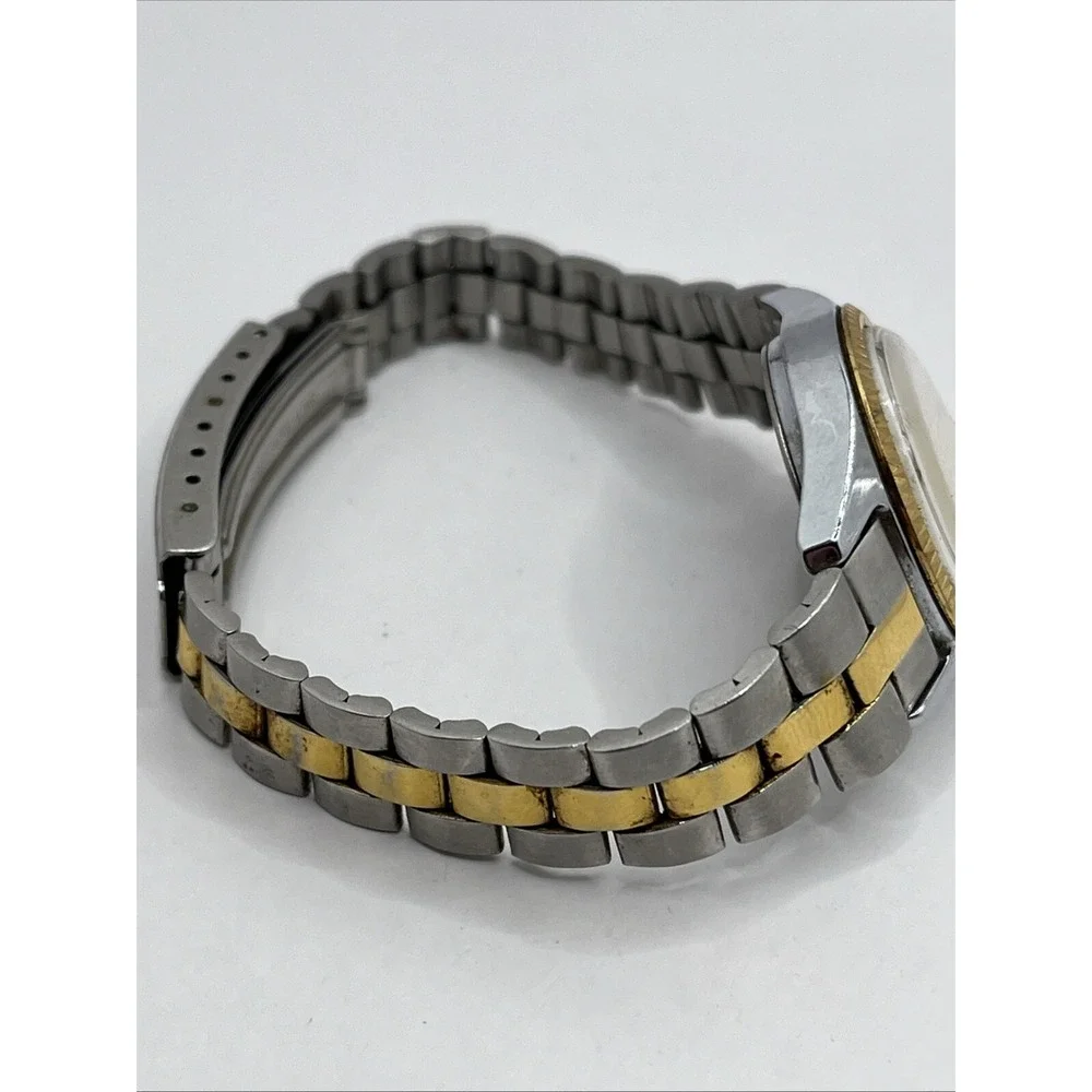 Timex 1980s Women's Two Tone Mechanical‎ Watch 6.75